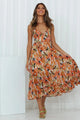 Oranje Midi Jurk met Abstracte Print en V-Hals.