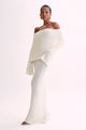 Witte Gehaakte Maxi Jurk met Off-Shoulder Halslijn.