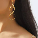 Elegante Gedraaide Oorbellen voor Moderne en Luxe Look