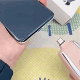 Roze Intrekbare Sleutelhanger met Oplaadconnector