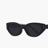 Cat Eye Zonnebril Zwart voor Trendy en Elegante Look.