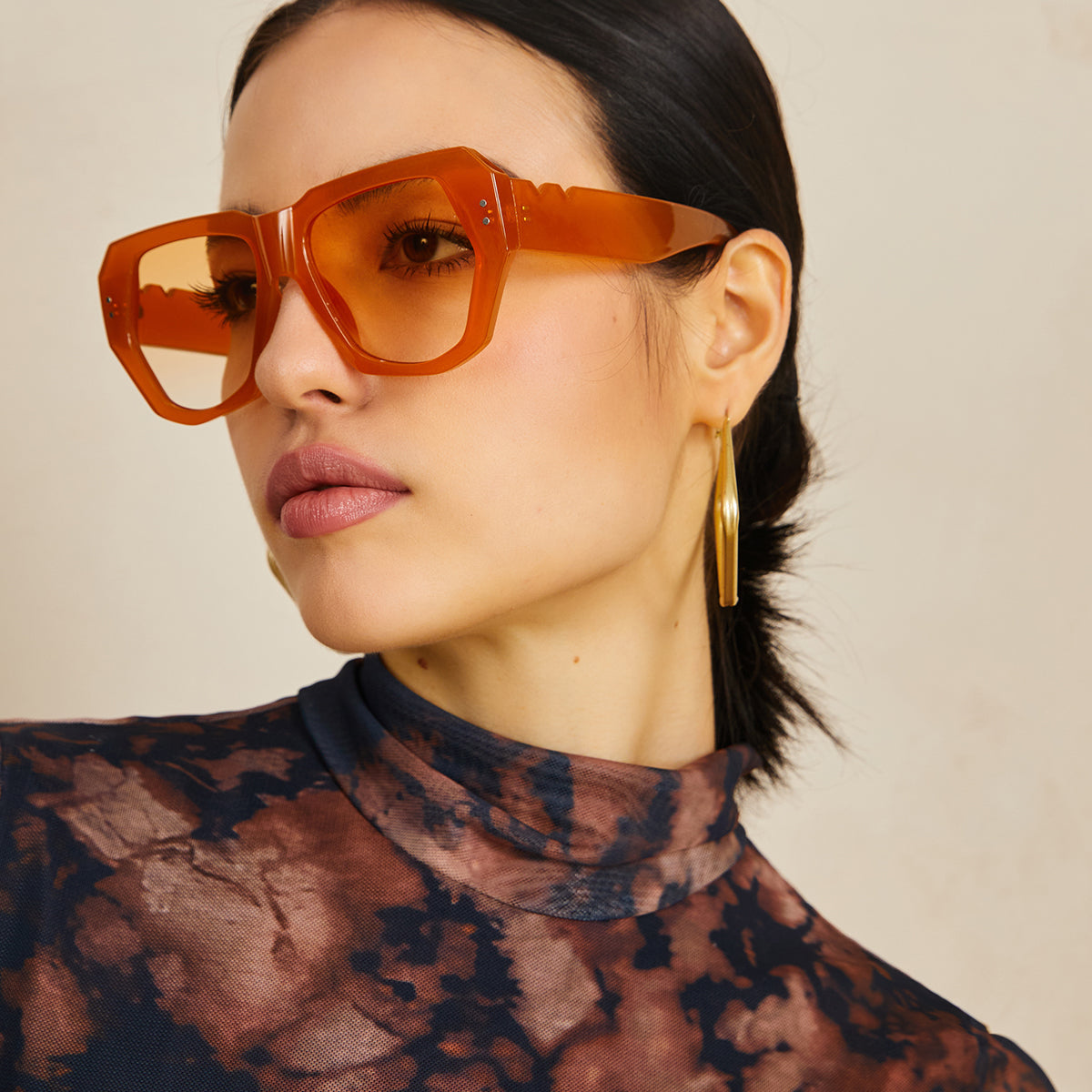 Oversized Oranje Zonnebril voor Opvallende en Trendy Look.