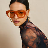 Oversized Oranje Zonnebril voor Opvallende en Trendy Look