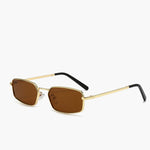 Smalle Rechthoekige Zonnebril Bruin voor Trendy Look.