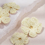 Bloem Oorbellen Statement voor Elegante en Zomerse Look.