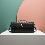 Gevlochten Clutch Tas met Luxe Sluiting.