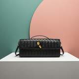 Gevlochten Clutch Tas met Luxe Sluiting.
