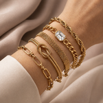 Celiora - Goudkleurige Armbandenset 5-delig.