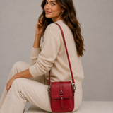 Compacte crossbody tas met verstelbare schouderband en gespsluiting