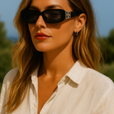Smalle Zwarte Zonnebril voor Minimalistische en Trendy Look
