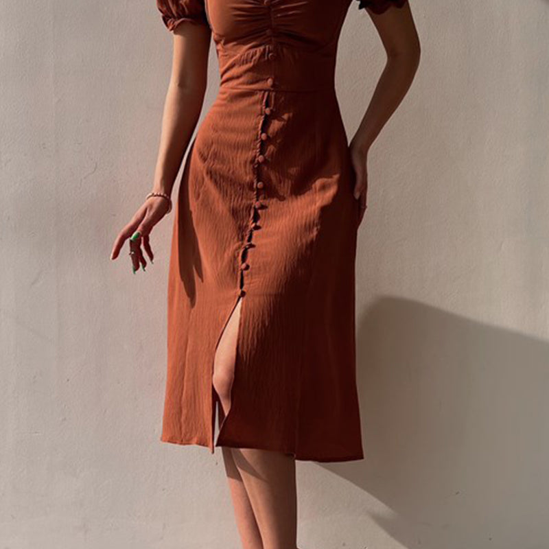 Bruine Midi Jurk met Pofmouwen en Split.