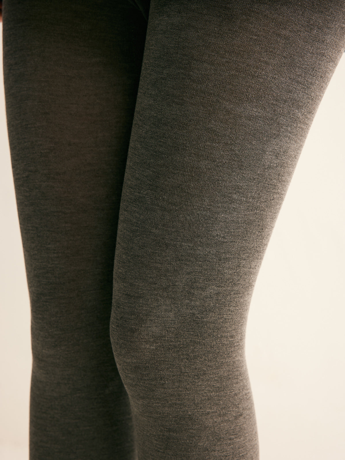 Warme Grijze Panty voor Comfortabele en Tijdloze Look.