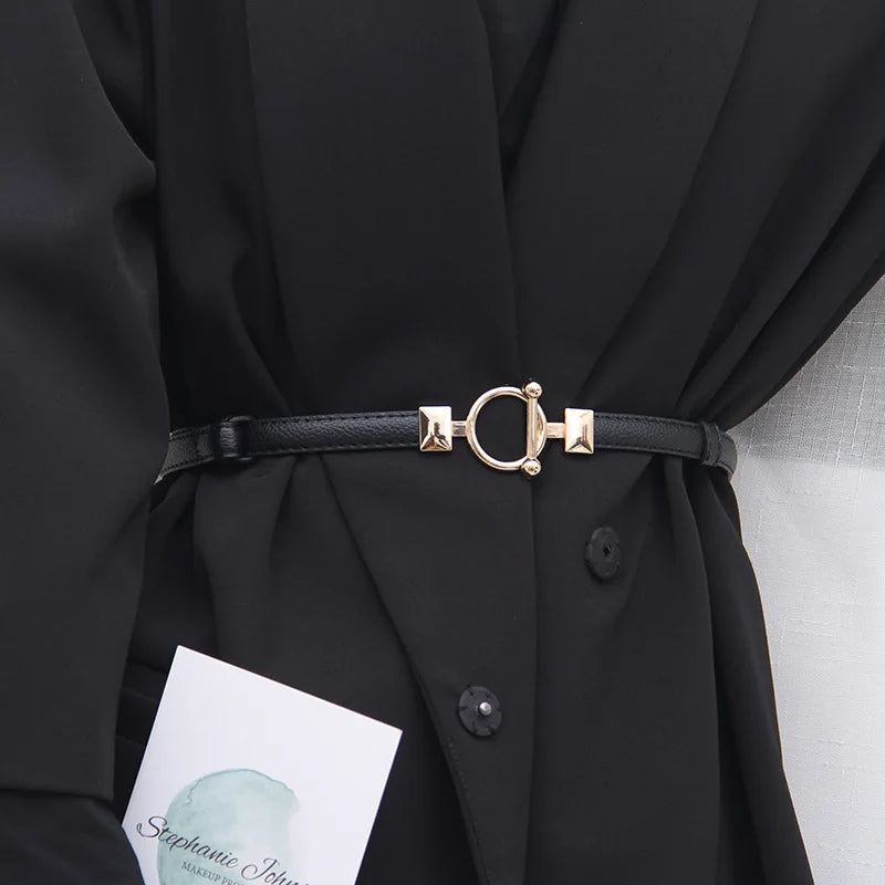 Elegante Taille Riem met Gouden Gesp voor Verfijnde Look.