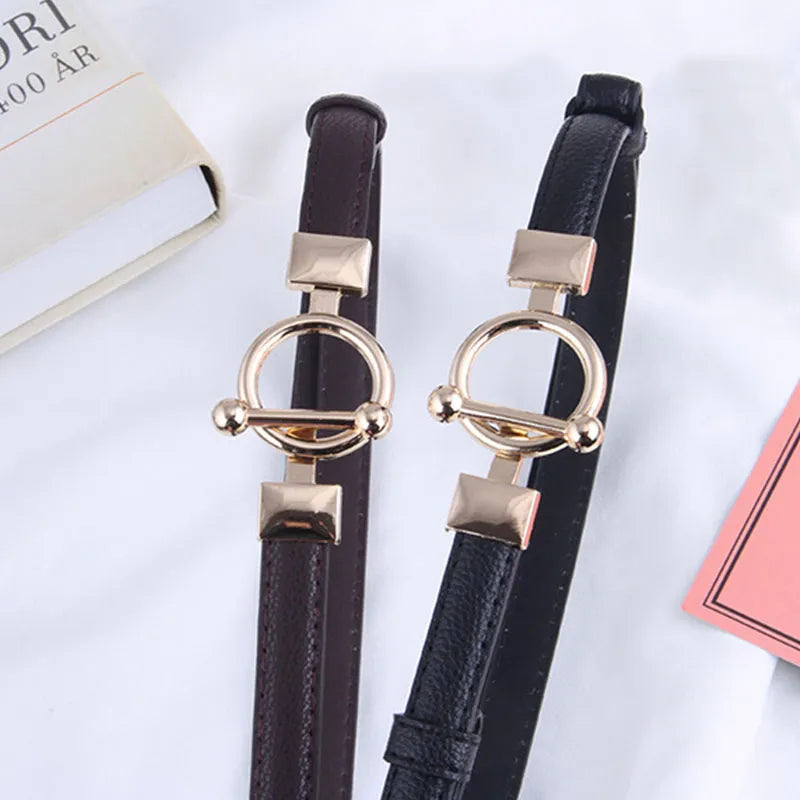 Elegante Taille Riem met Gouden Gesp voor Verfijnde Look.