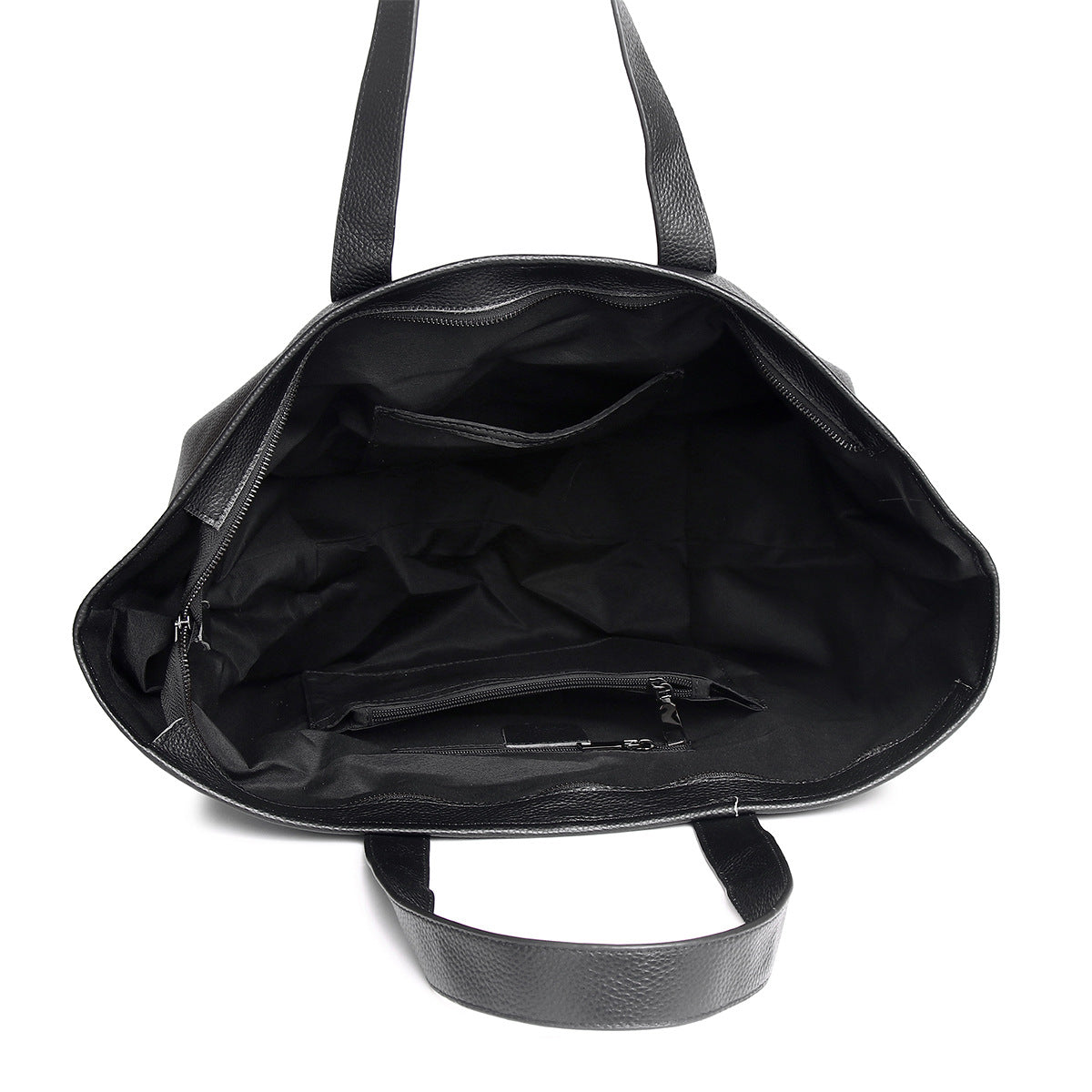 De Caro | Oversized Leren Tote van Liora The Label is een grote zwarte tas met lange hengsels, een ruime met veganistisch leer gevoerde binnenkant, plus zakken met ritssluiting en open vakken - perfect als een zacht gestructureerde alledaagse tas.