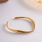 Tijdloze Bangle Armband Dames – Minimalistisch 18K Geplateerd Design