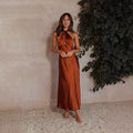 Roodbruine Halter Maxi Jurk met Strikdetail.