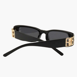 Smalle Zwarte Zonnebril voor Minimalistische en Trendy Look