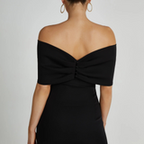 Zwarte Off-Shoulder Mini Jurk met Gedrapeerde Halslijn