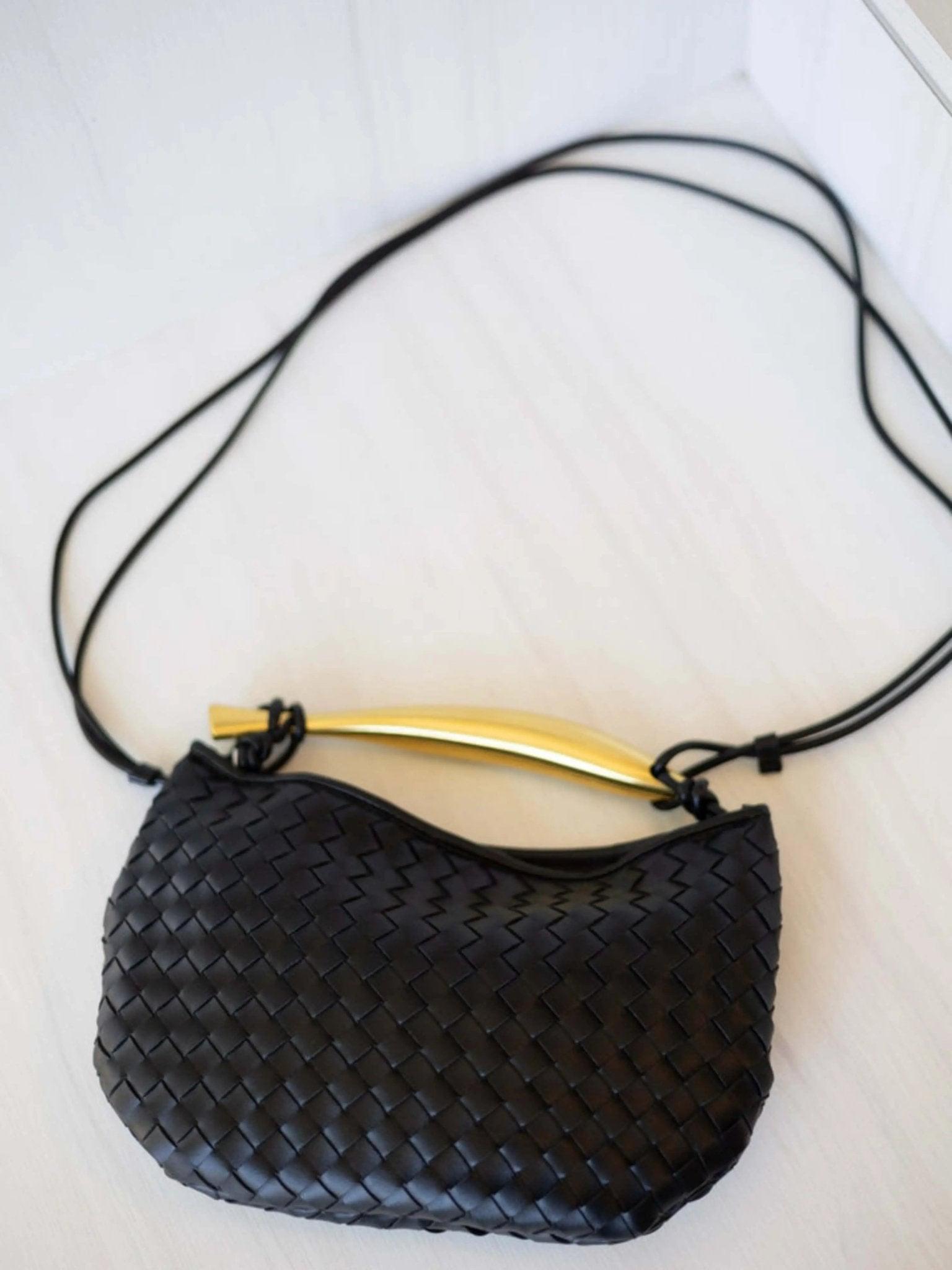 Mini Gevlochten Schoudertas met Metalen Handgreep.