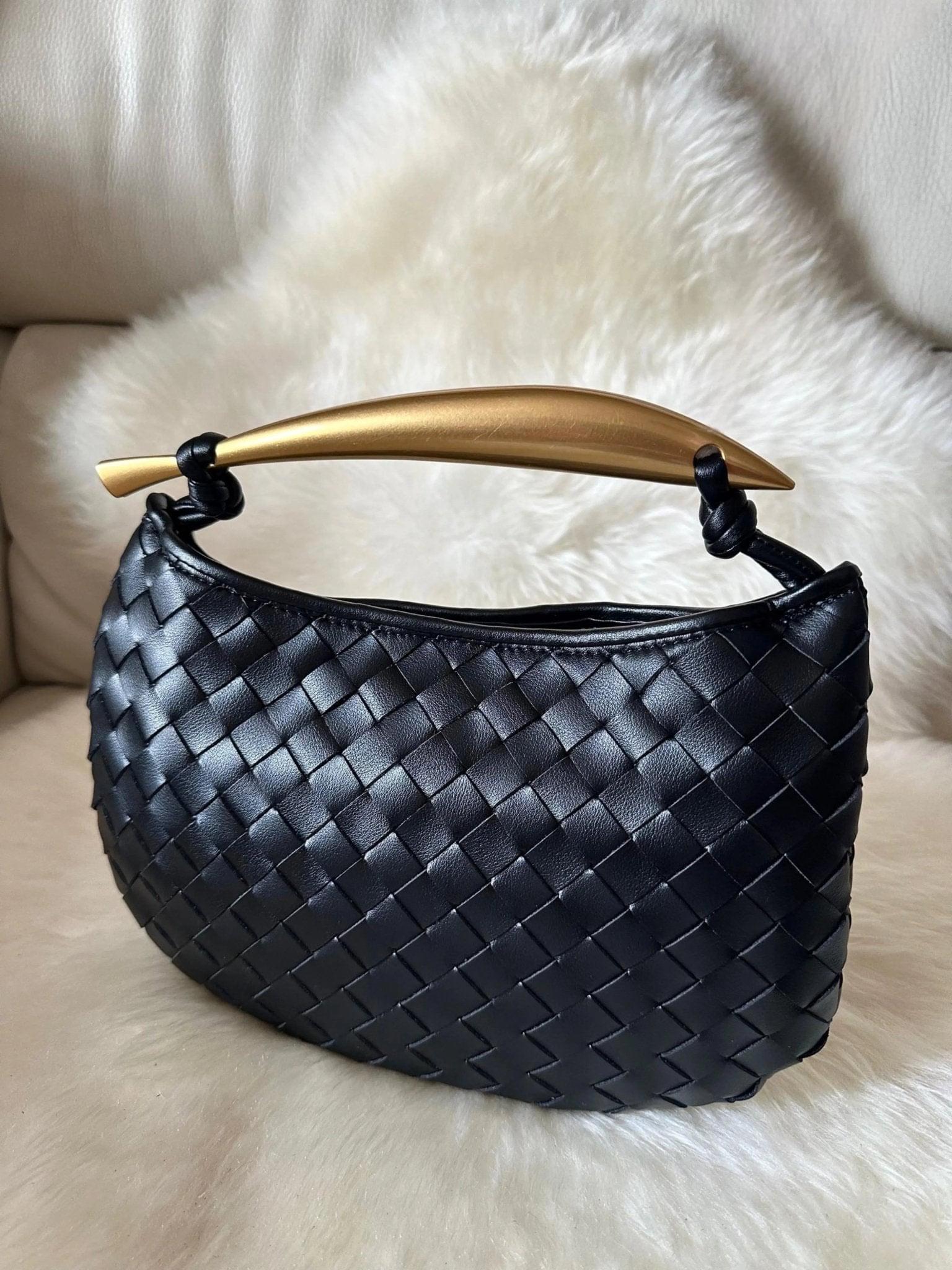 Mini Gevlochten Schoudertas met Metalen Handgreep.