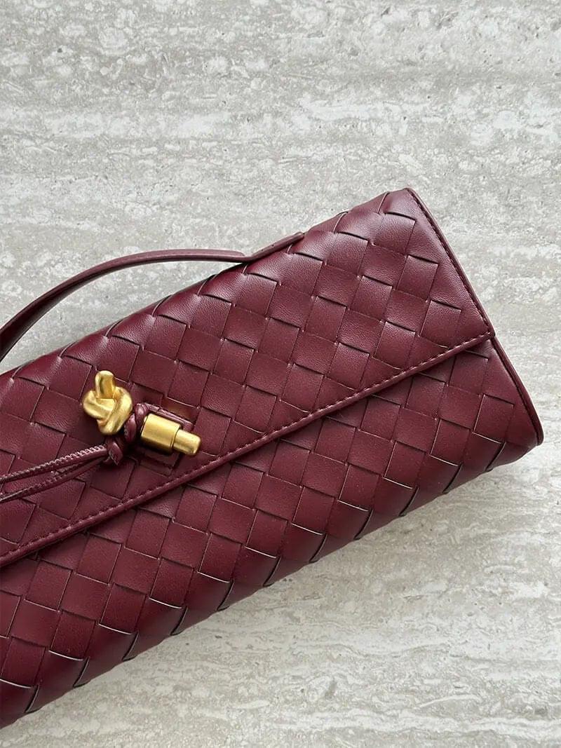 Gevlochten Clutch Tas met Luxe Sluiting.