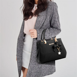Charm Chic Bag – Elegant, Speels & Altijd Vrouwelijk.