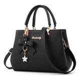 Charm Chic Bag – Elegant, Speels & Altijd Vrouwelijk.
