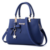 Charm Chic Bag – Elegant, Speels & Altijd Vrouwelijk.