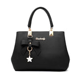 Charm Chic Bag – Elegant, Speels & Altijd Vrouwelijk.