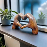Houten Hartbeeld Bruin met Handen Design
