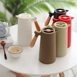 Groene Thermoskan met Houten Handvat