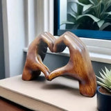 Houten Hartbeeld Bruin met Handen Design