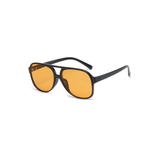 Zonnebril met Oranje Glazen voor Trendy en Beschermde Look