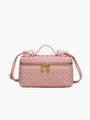De Luxe Geweven Box Bag van Liora The Label is een elegante donkerbruine crossbody met een goudkleurige ritssluiting, bovenhandgreep en verstelbare schouderriem, afgebeeld tegen een effen witte achtergrond.